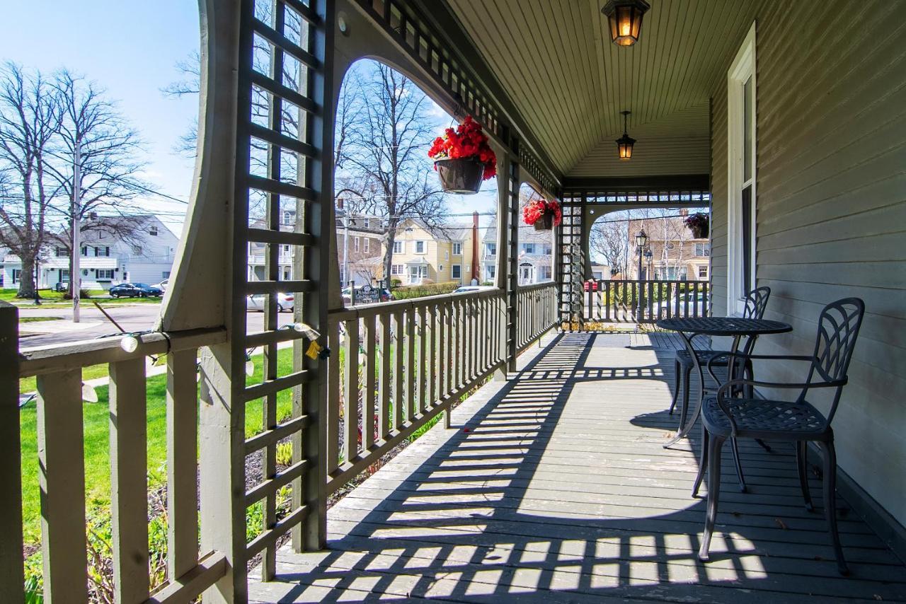 No 1 Grafton Inn Charlottetown Exterior photo